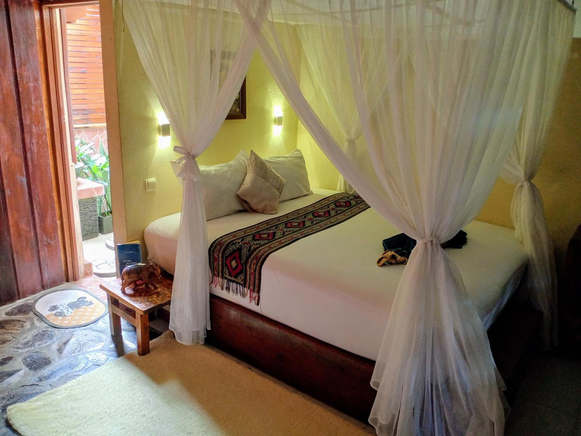 Отель Lafyu Bali Сингараджа Экстерьер фото