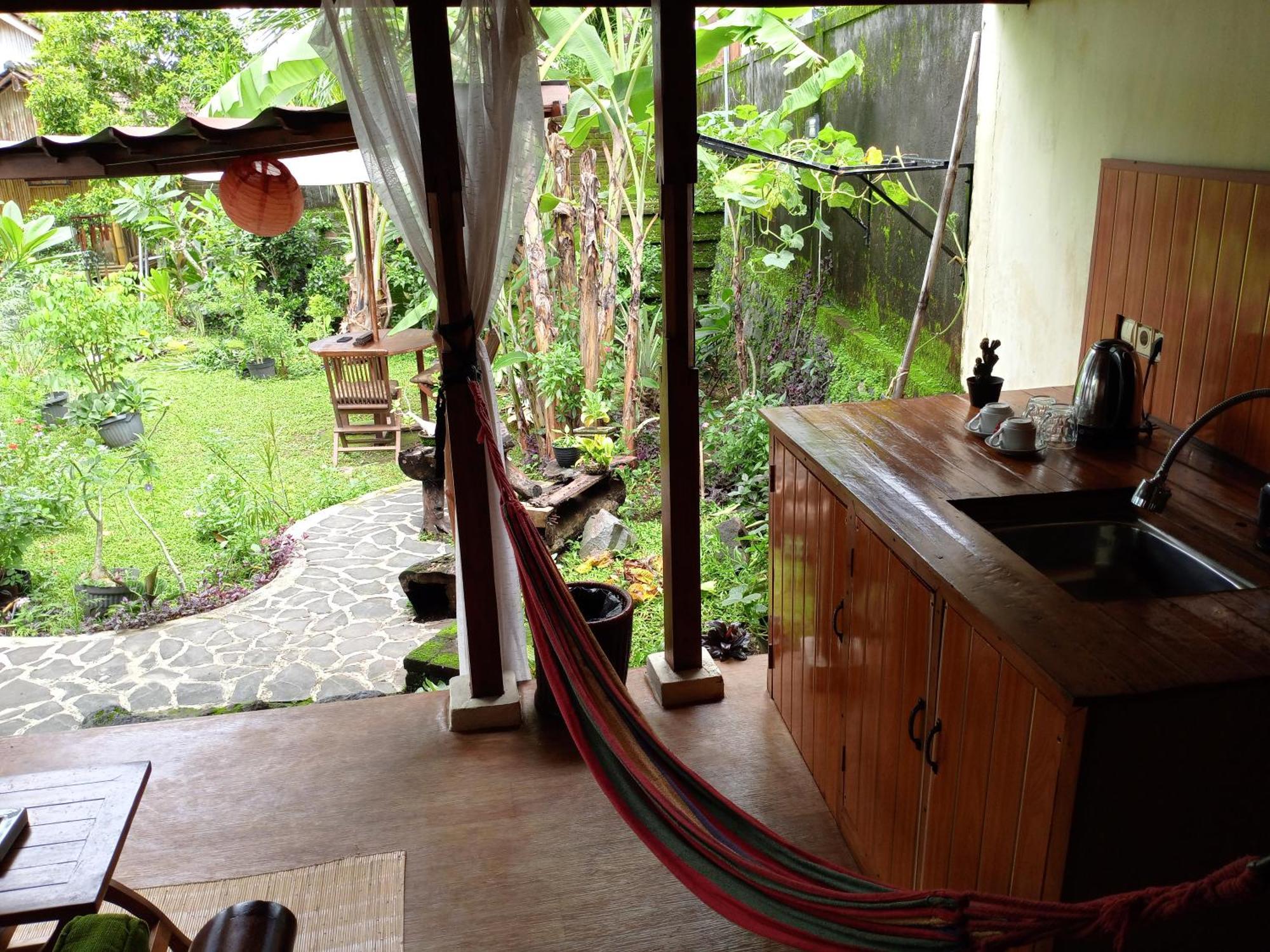 Отель Lafyu Bali Сингараджа Экстерьер фото