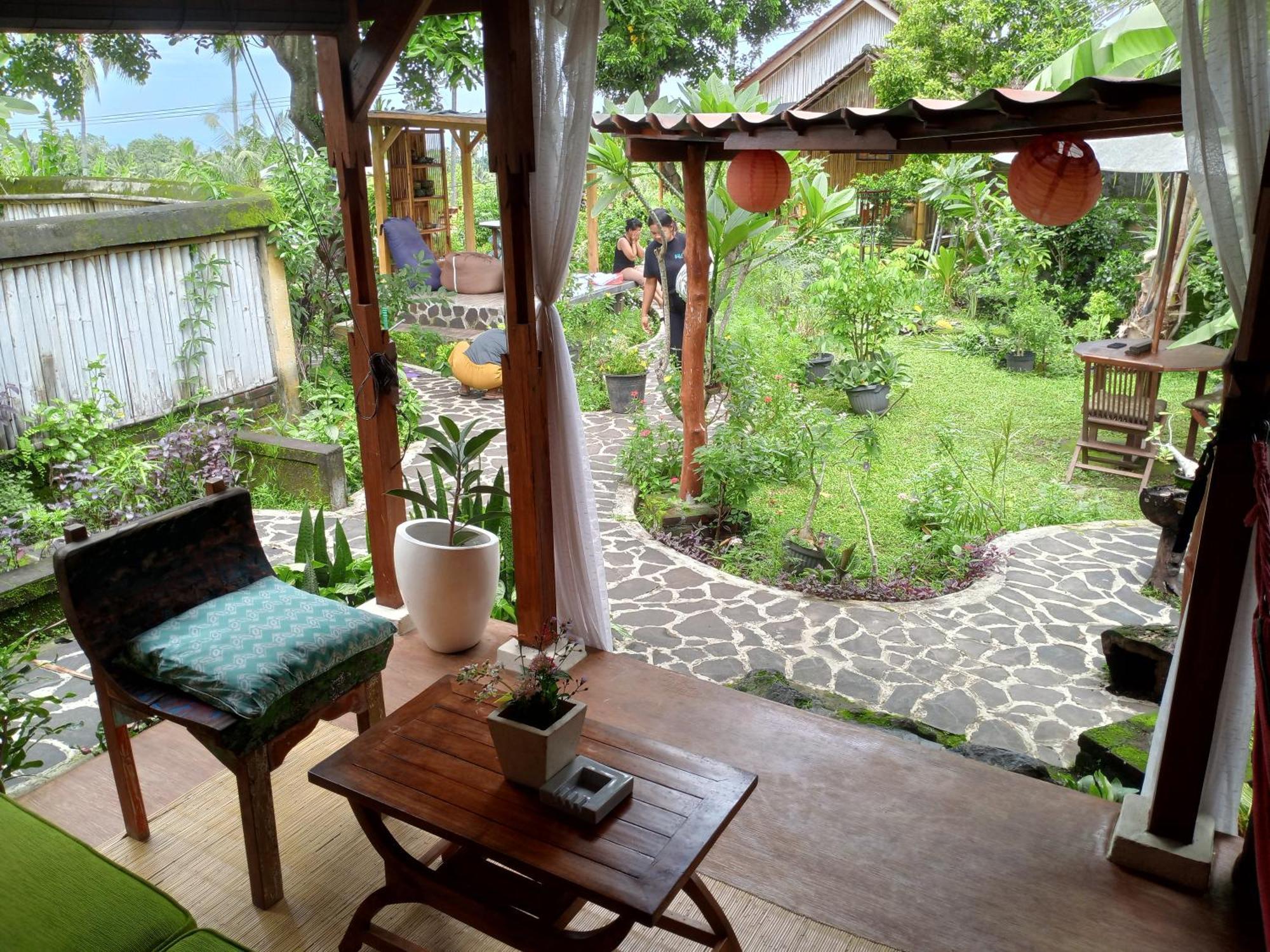 Отель Lafyu Bali Сингараджа Экстерьер фото