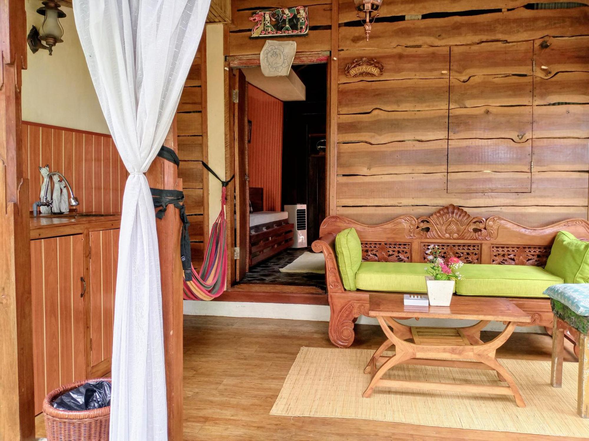 Отель Lafyu Bali Сингараджа Экстерьер фото