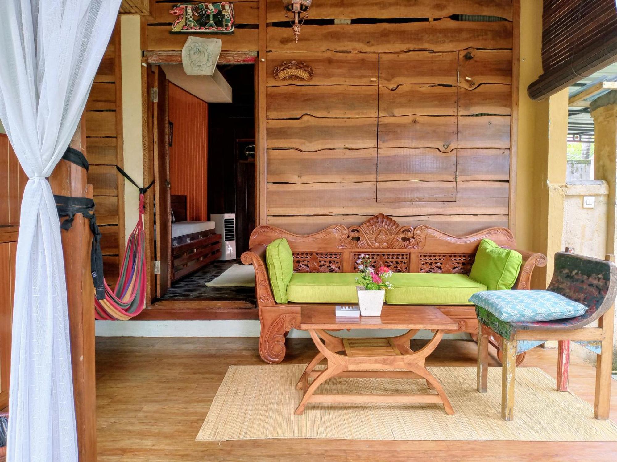 Отель Lafyu Bali Сингараджа Экстерьер фото