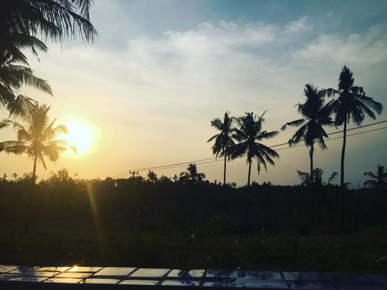 Отель Lafyu Bali Сингараджа Экстерьер фото